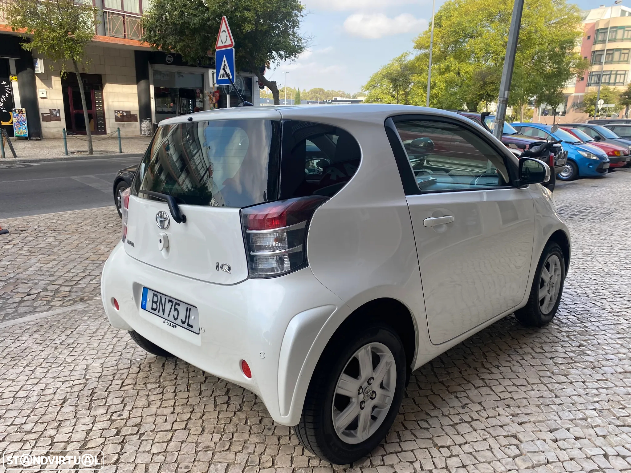 Toyota iQ 1.0 VVT-i - 20