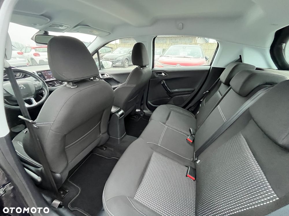 Peugeot 208 1.2 PureTech GPF Allure S&S EAT6 - 20