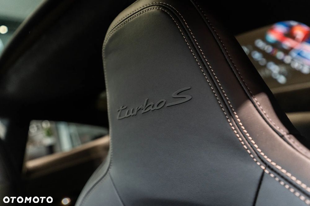 Porsche 911 Turbo S - 30