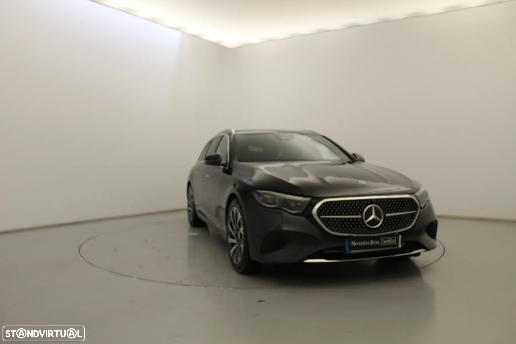 Mercedes-Benz E 300 Standard - 1