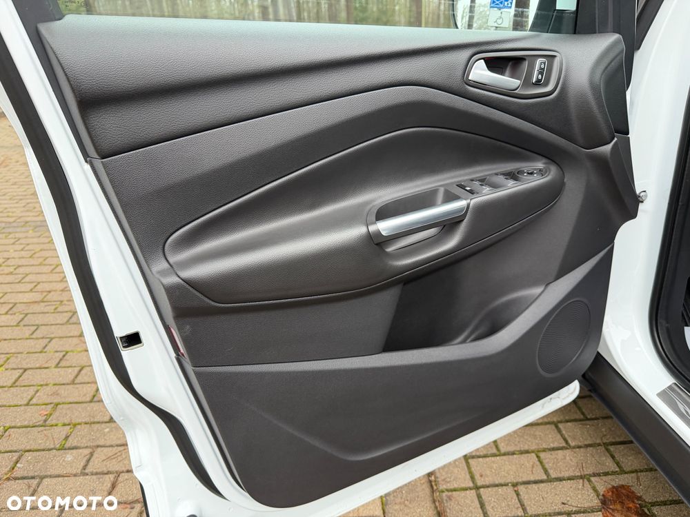 Ford Kuga 2.0 TDCi 2x4 Titanium - 18