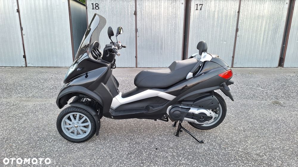 Piaggio MP-3 - 3