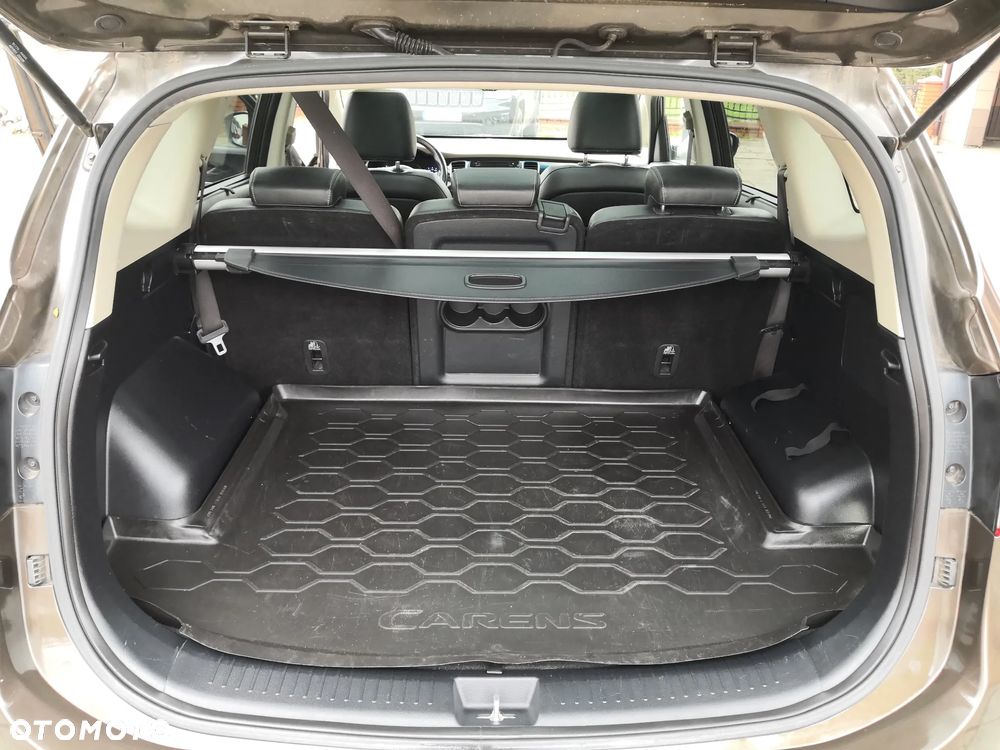 Kia Carens 1.7 CRDi 136 Dream Team Edition - 32
