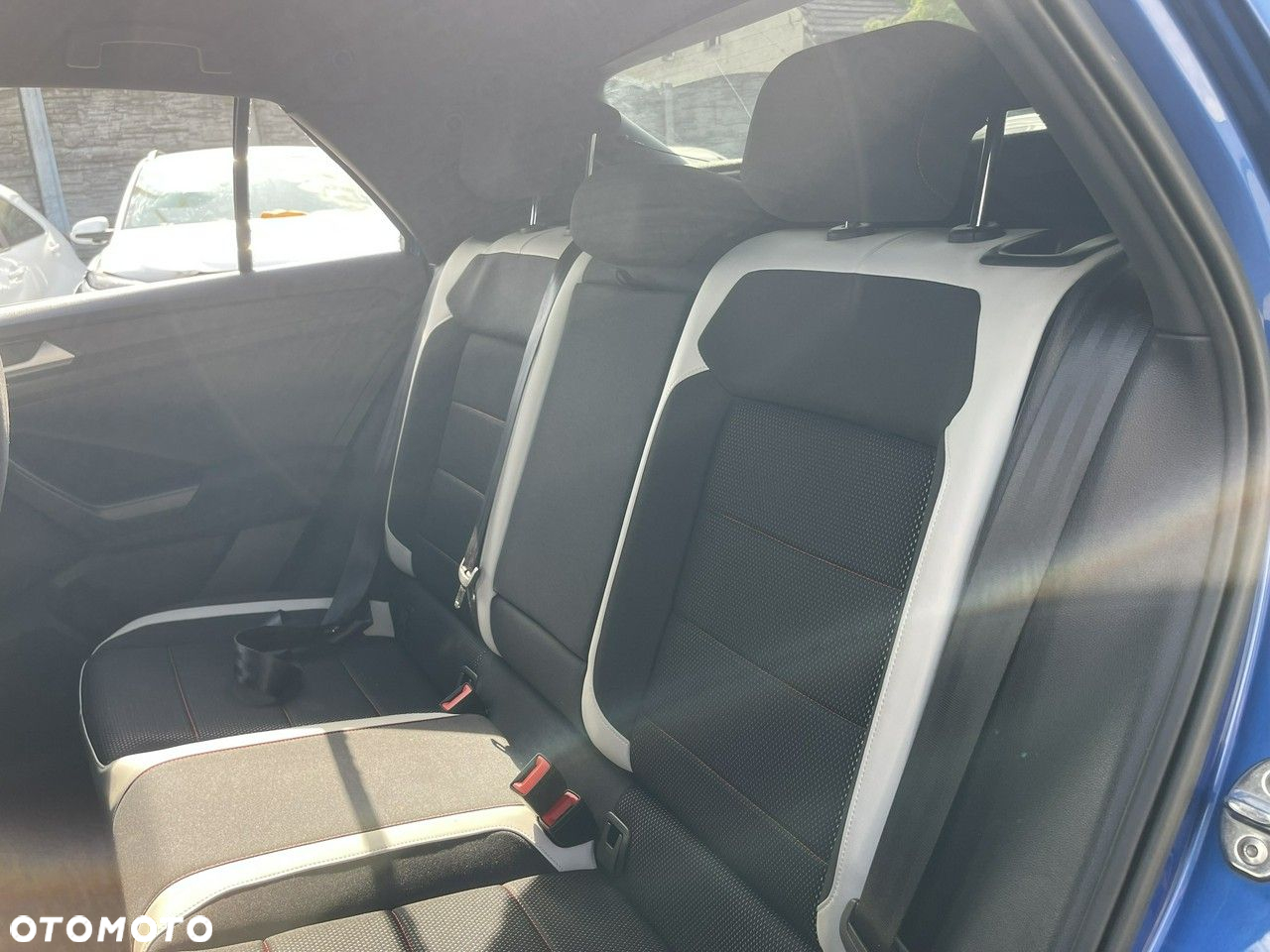 Volkswagen T-Roc 1.5 TSI R-Line DSG - 11