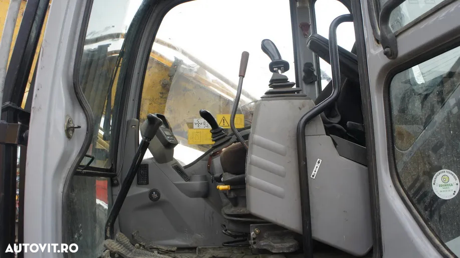 New Holland E 175 - 6