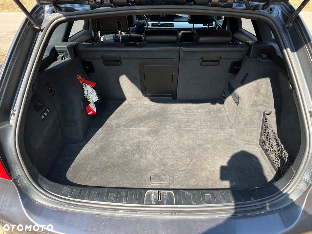 BMW Seria 3 330d - 11