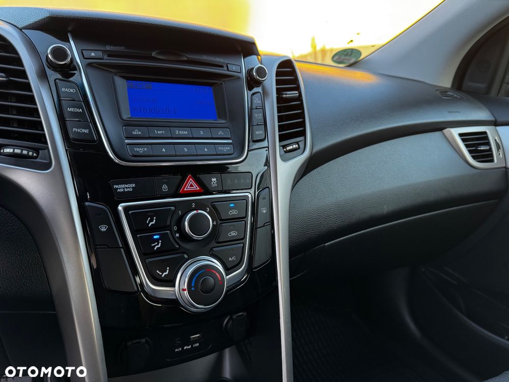 Hyundai i30 blue 1.4 Trend - 25
