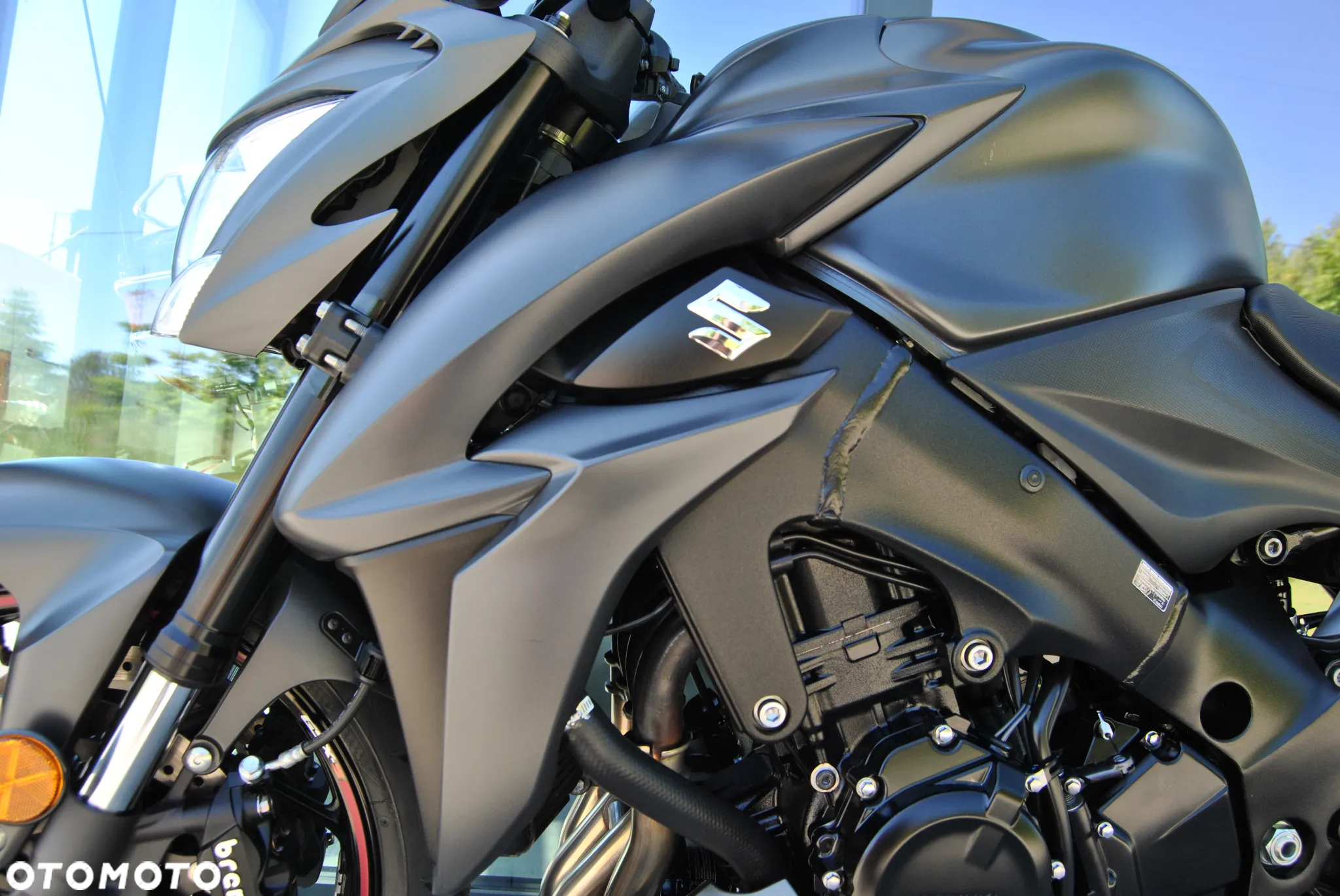 Suzuki GSX - 18