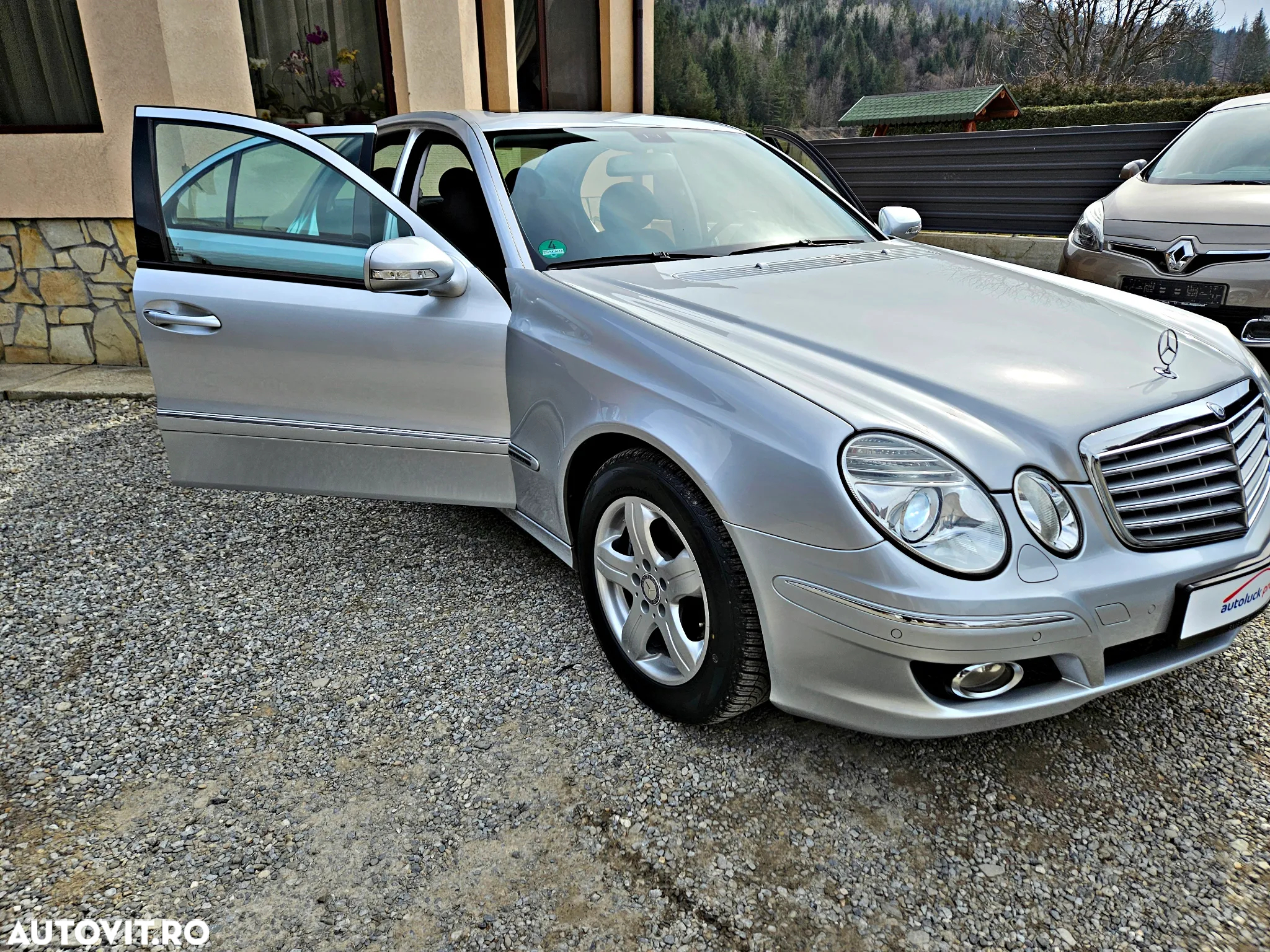 Mercedes-Benz E 220 T CDI Automatik Elegance - 17