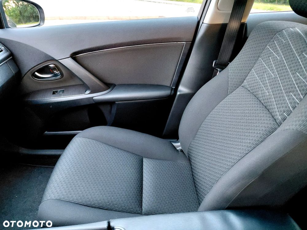 Toyota Avensis - 23