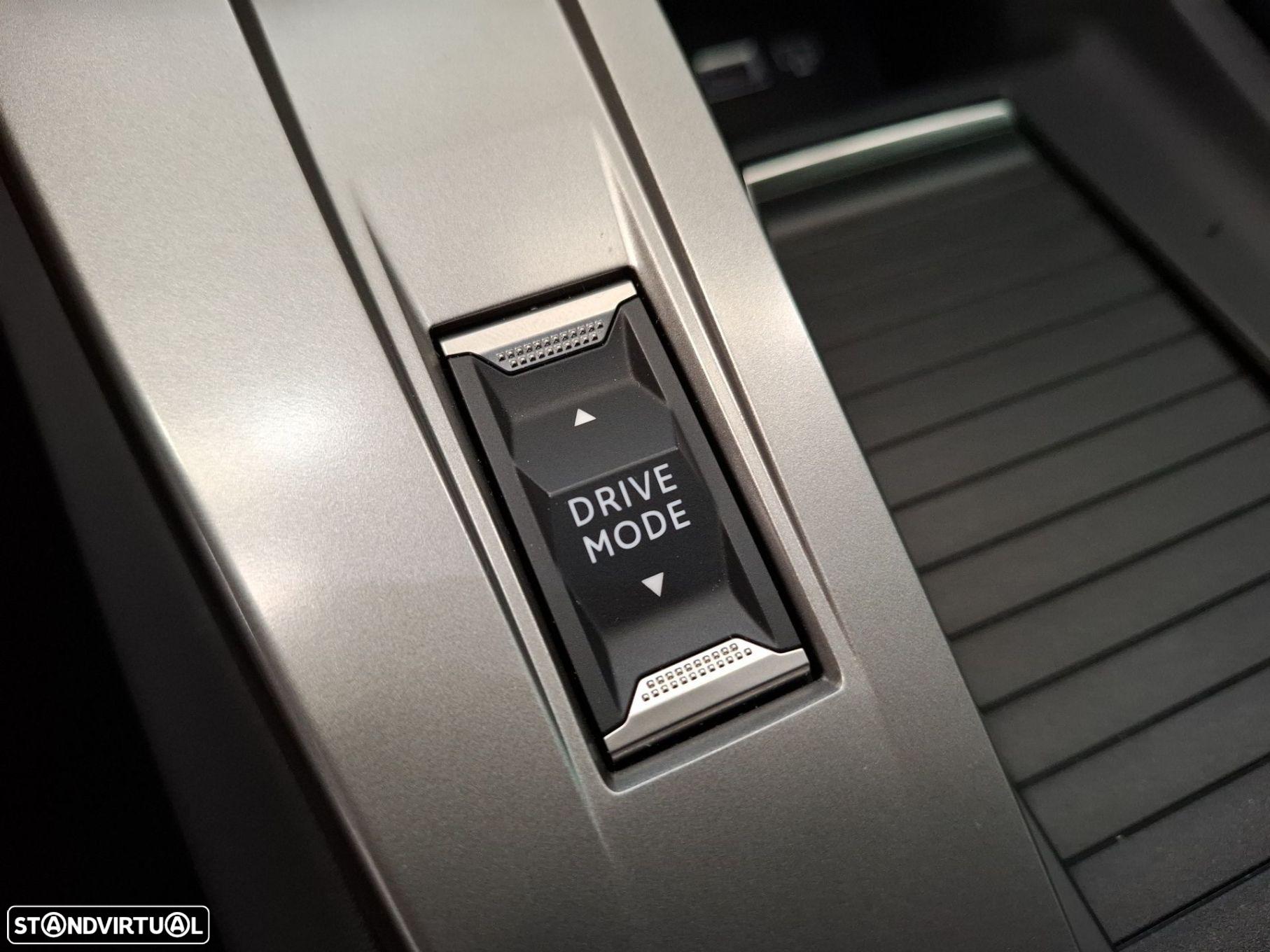 Peugeot 408 1.6 Hybrid Allure e-EAT8 - 17