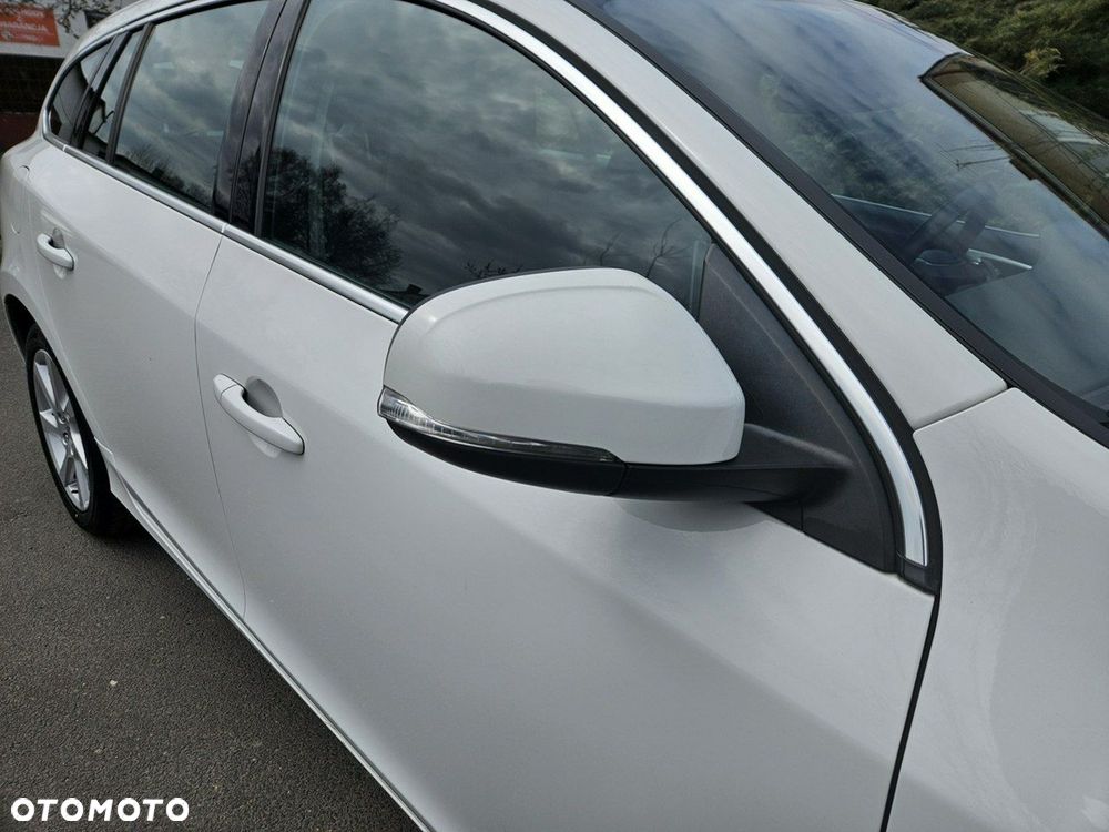 Volvo V60 D3 Geartronic Momentum - 17