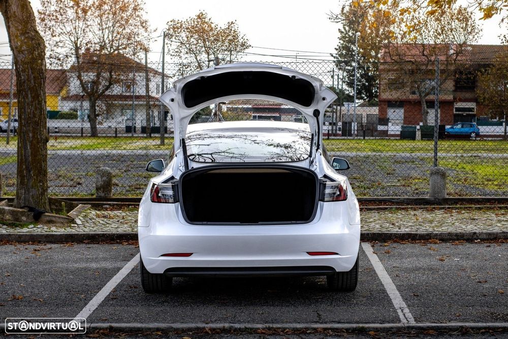 Tesla Model 3 - 10