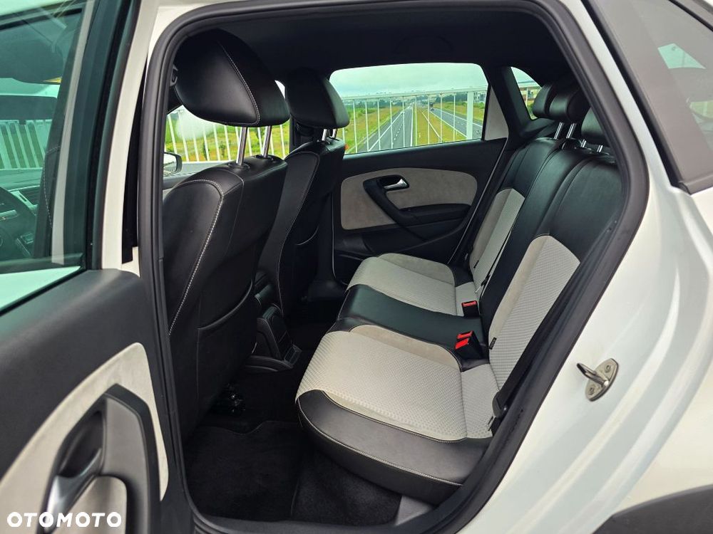 Volkswagen Polo 1.2 TSI Cross Urban White - 21