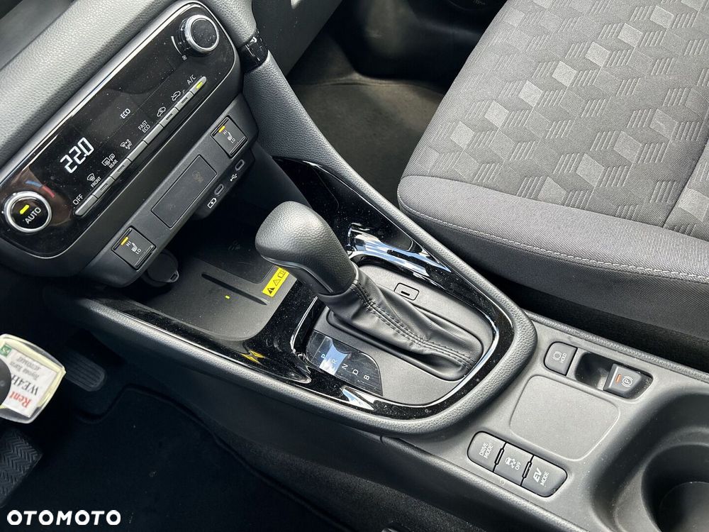 Toyota Yaris Hybrid 1.5 Style - 18