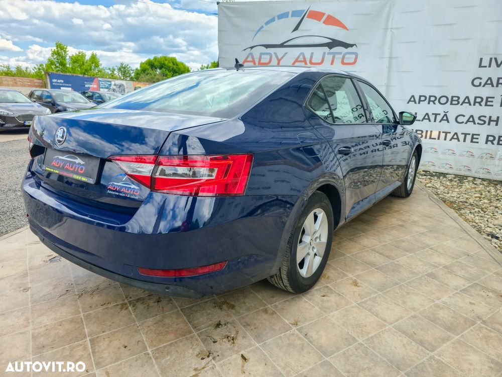 Skoda Superb 2.0 TDI Style - 4