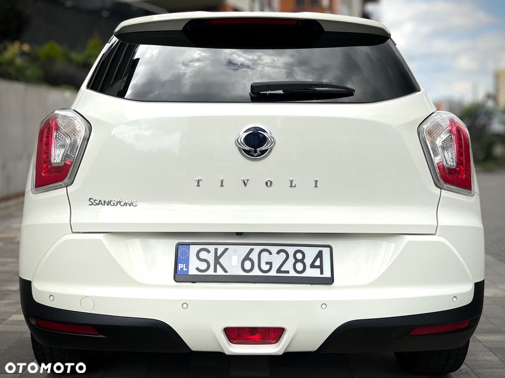 SsangYong/KGM Tivoli e-XGi 160 2WD Black+White - 17