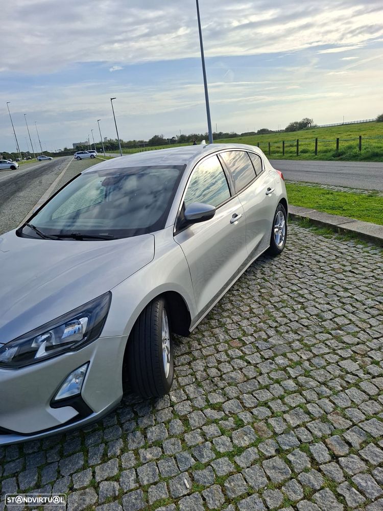 Ford Focus 1.5 TDCi ECOBlue Business - 8