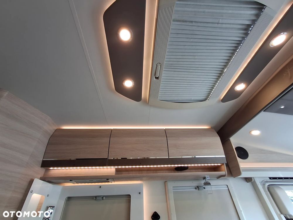 Rapido 8096dF S80 Ultimate Line Kamper 5 Osób Wersja Zimowa Podwójna Podłoga Klasa Premium Bogaty Oświetlenie Ambiente Euro 6 Felgi Aluminiowe - 10