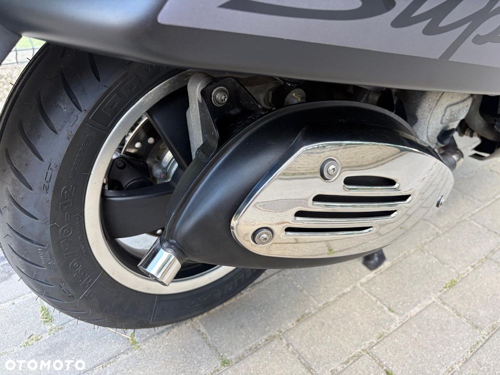 Vespa GTS - 8