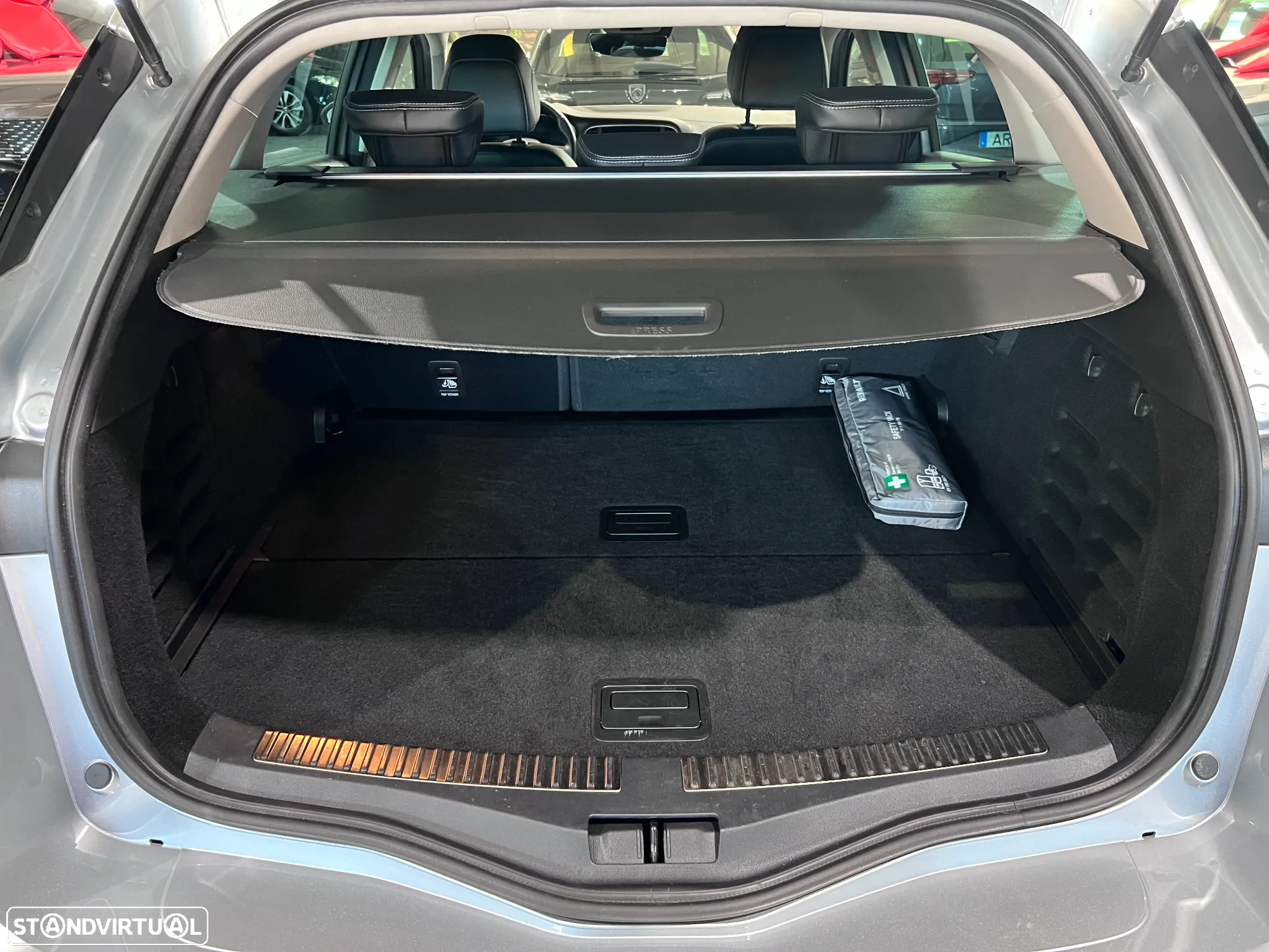 Renault Mégane Sport Tourer 1.5 Blue dCi Intens EDC - 4