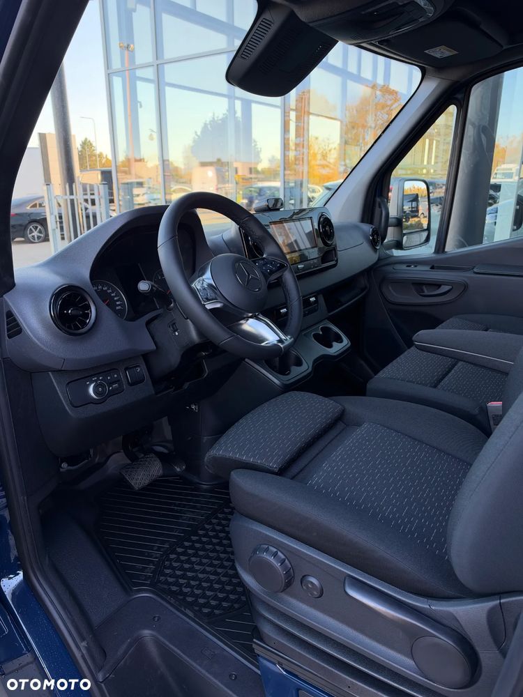 Mercedes-Benz Sprinter - 22
