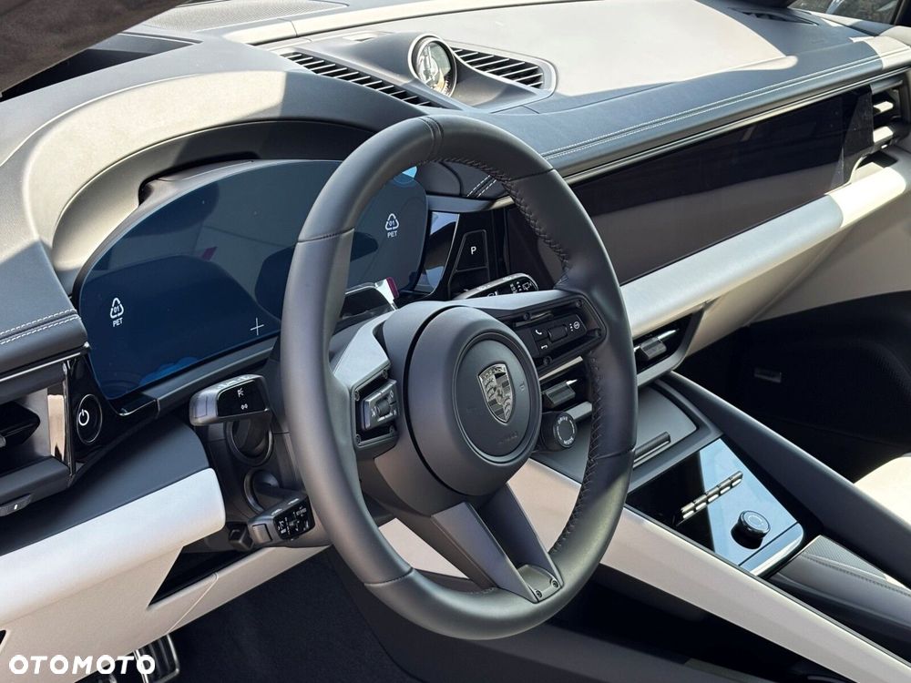 Porsche Macan - 32