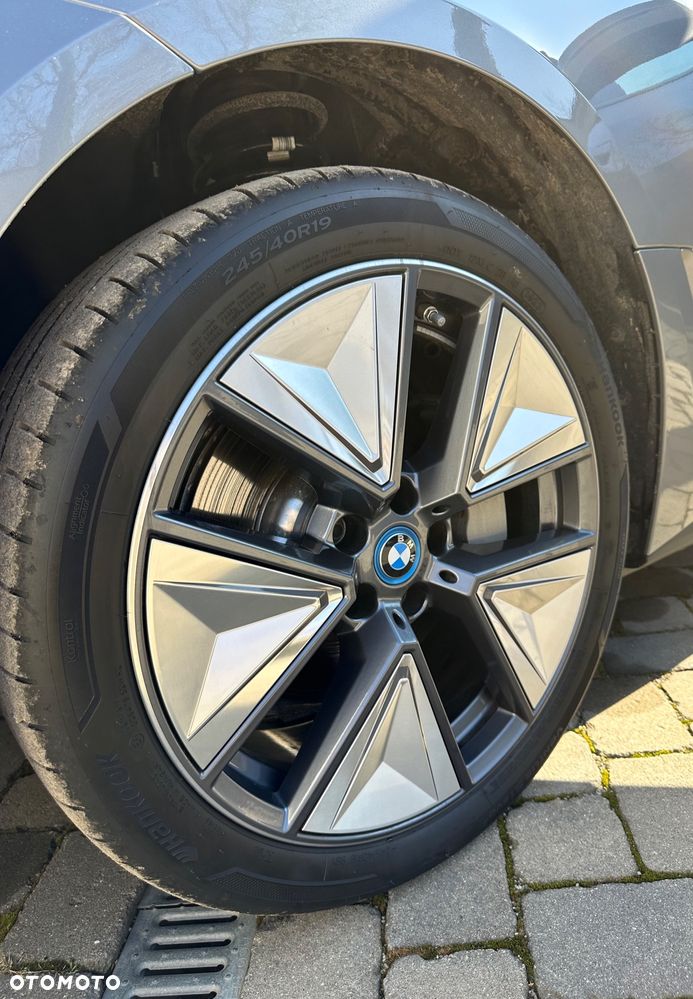 BMW i4 - 20
