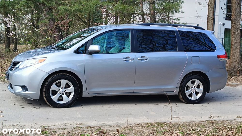 Toyota Sienna ver-3-5-v6-se - 10