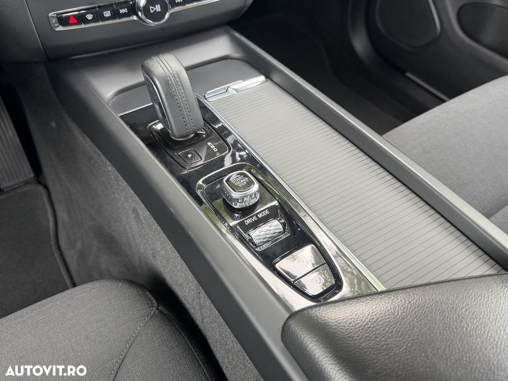 Volvo XC 60 B4 D Geartronic Momentum Pro - 16