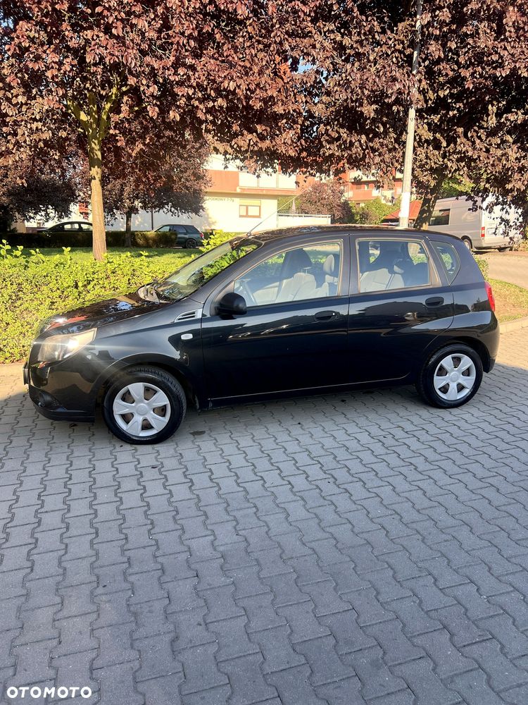 Chevrolet Aveo - 4