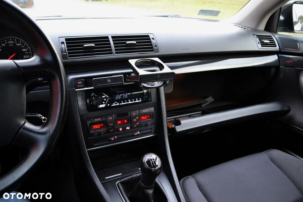 Audi A4 Limousine - 17