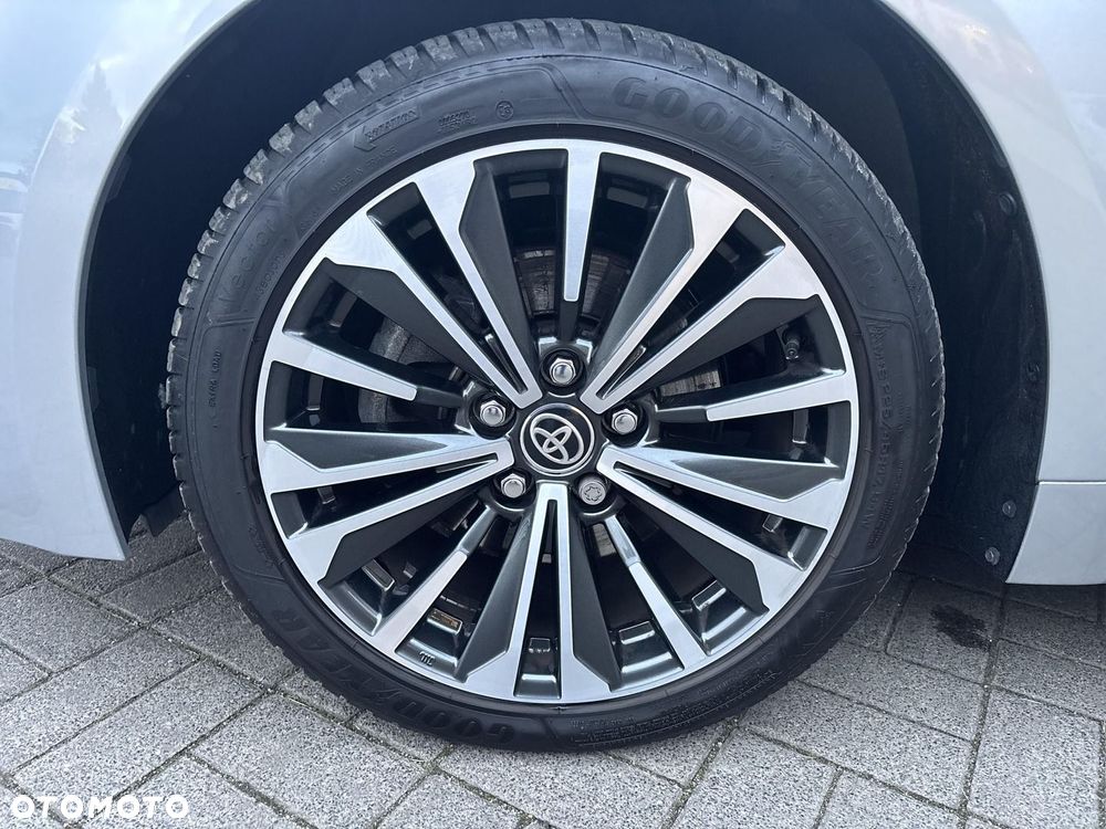 Toyota Corolla 2.0 Hybrid Style - 28