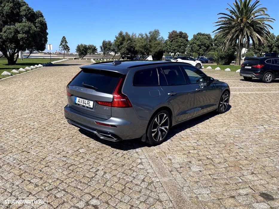 Volvo V60 B4 D Plus Dark - 3