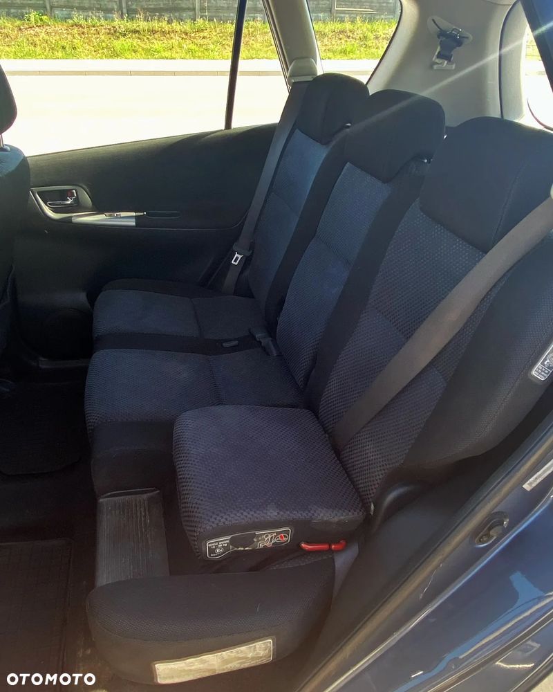 Toyota Corolla Verso - 13