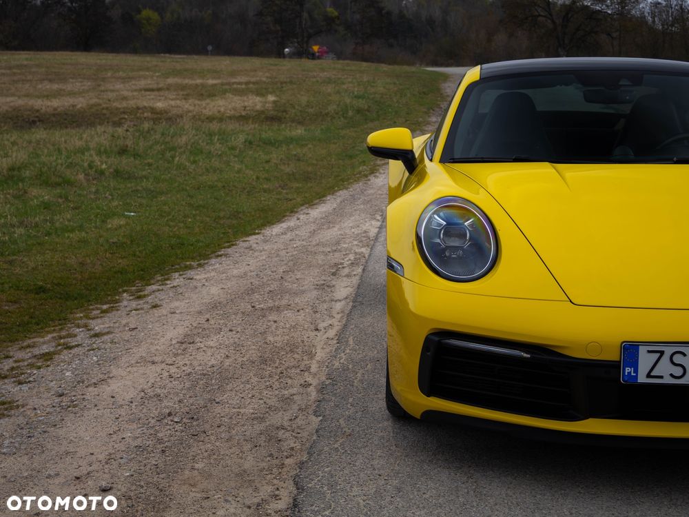 Porsche 911 Carrera 4S - 10