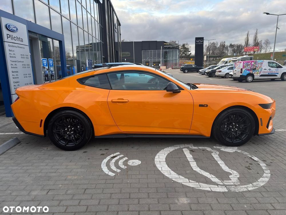 Ford Mustang - 7