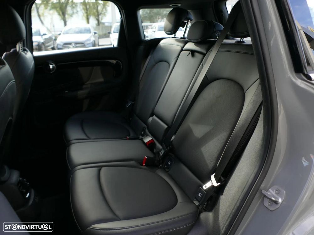 MINI Countryman Cooper SE ALL4 Auto - 35