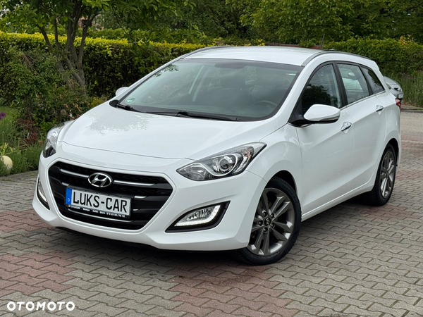 Hyundai i30 blue Kombi 1.6 GDi YES Gold
