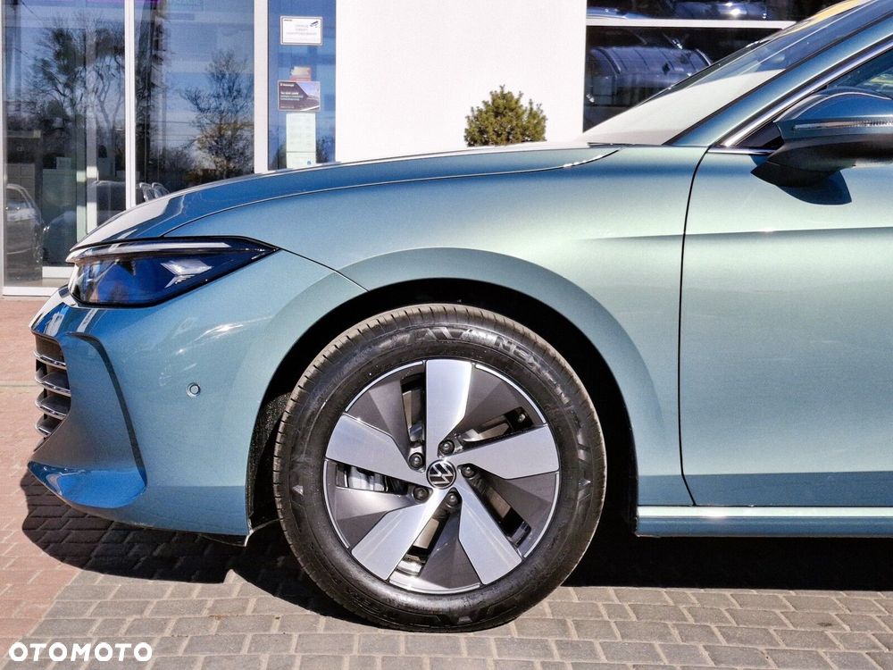 Volkswagen Passat - 4
