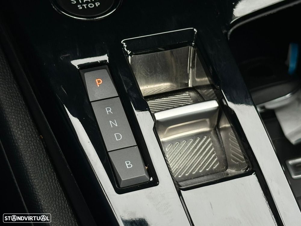 Peugeot 308 1.6 Hybrid Allure e-EAT8 - 21