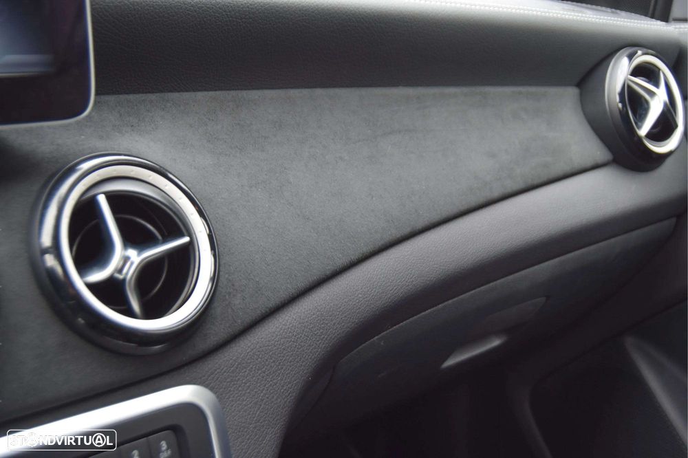 Mercedes-Benz CLA 180 d Shooting Brake AMG Line - 13