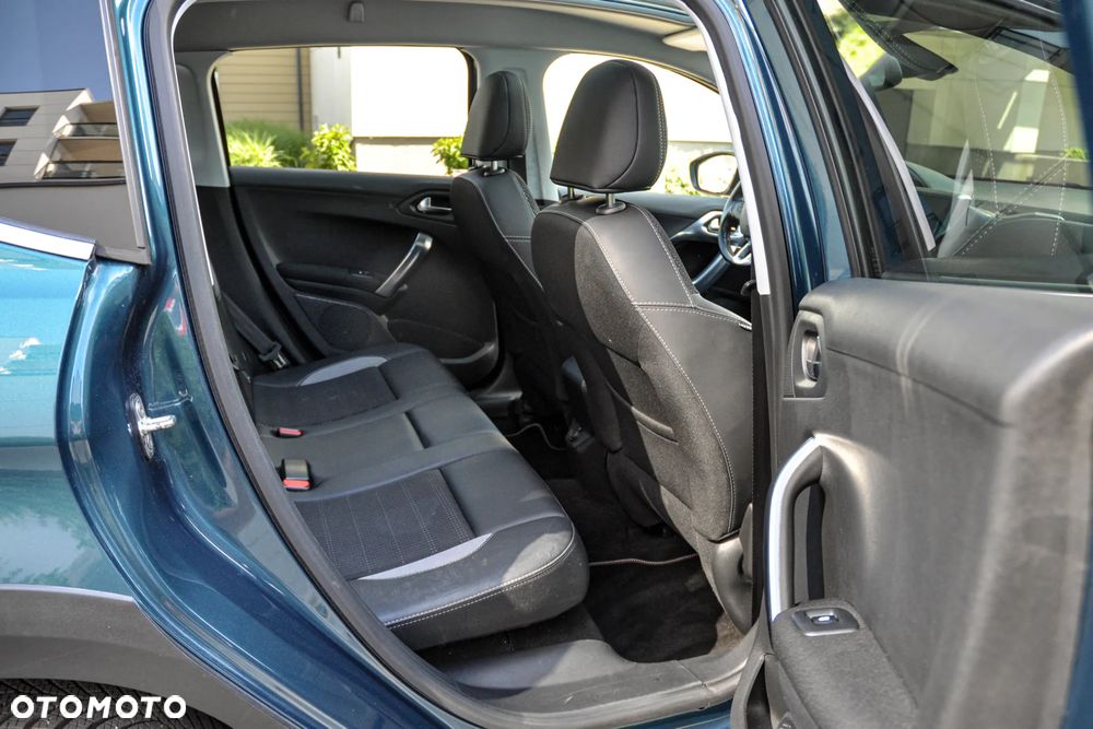 Peugeot 2008 - 12