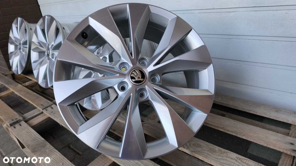 Felgi aluminiowe Skoda Superb IV III Scout Vw 18" 5x112 Et44(OL675F) - 1