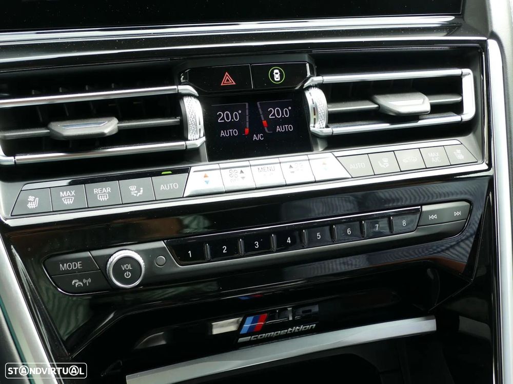 BMW M8 Competition - 30