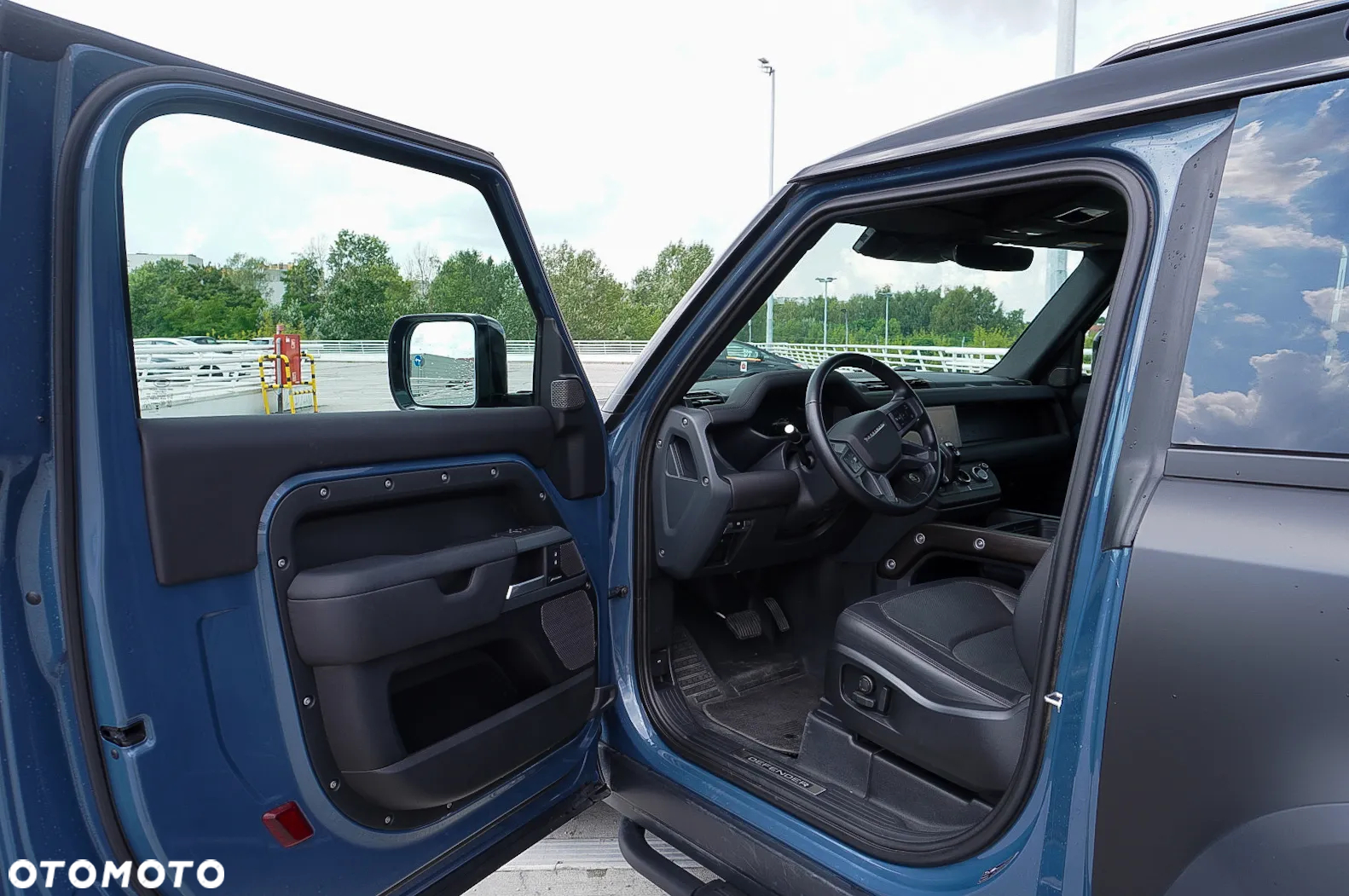Land Rover Defender 90 2.0 D240 SE - 7