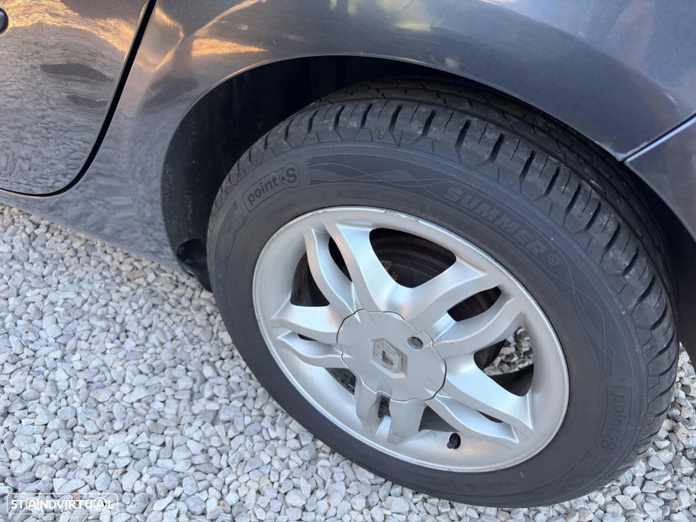 Renault Clio Sport Tourer - 4