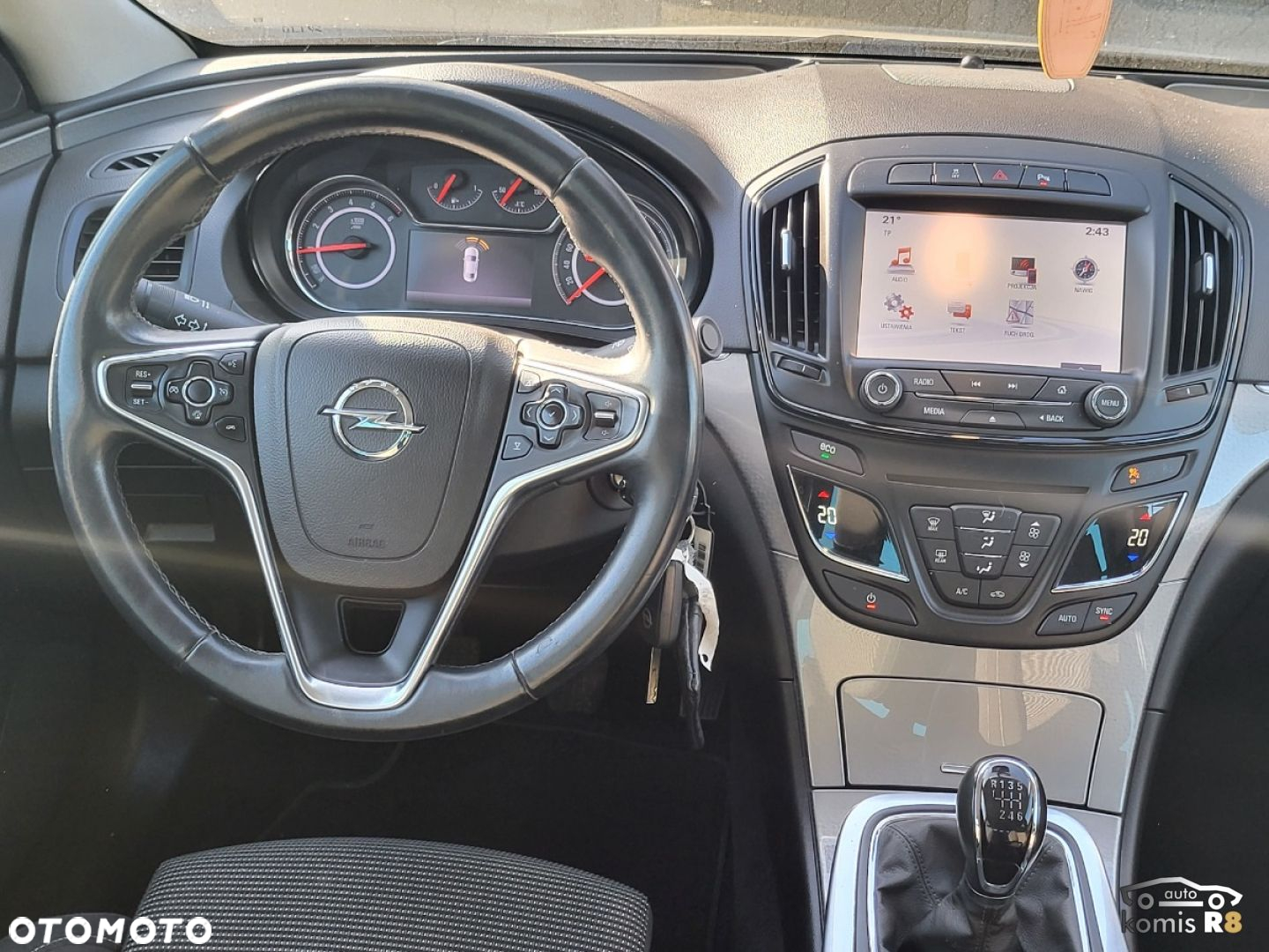 Opel Insignia - 23