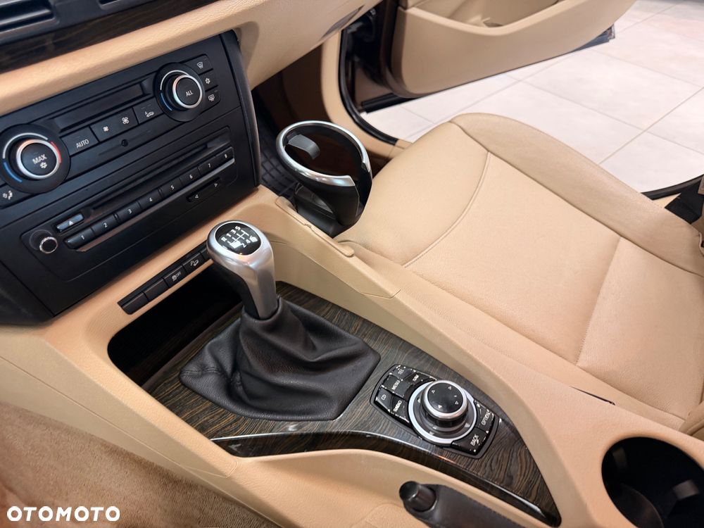 BMW X1 xDrive18d Sport Line - 24