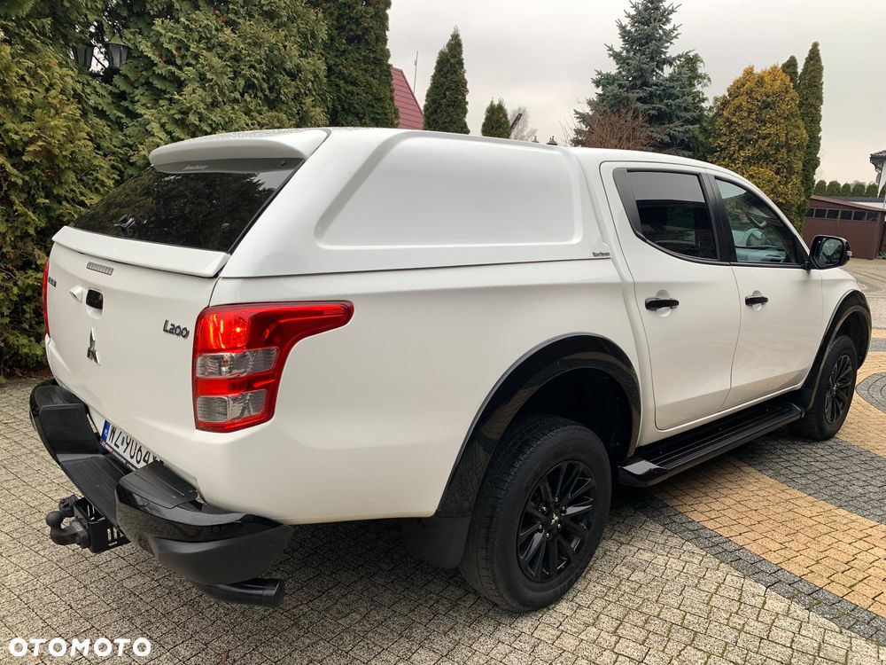 Mitsubishi L200 2.4 d DC Instyle Premiere Edition - 8